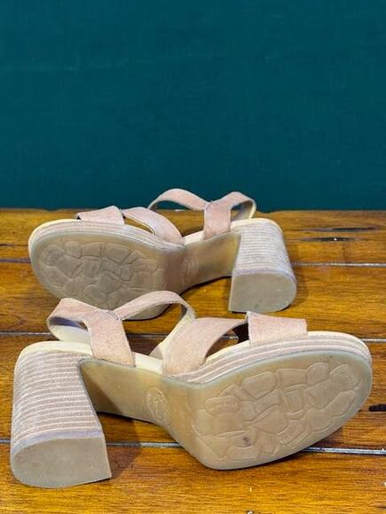 Women's Korkease heeeled sandal size 9 - Picture 6 of 7